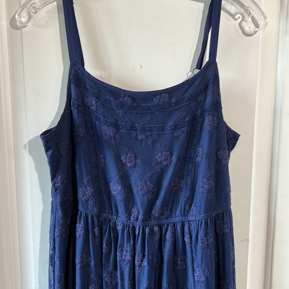 TORRID Maxi Dress Netting with Kick Pleats over Short Slip Size 0 - Picture 4 of 12